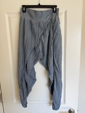 Free People Act Natural Faux Wrap Harem pants, size Medium, color Flint Stone